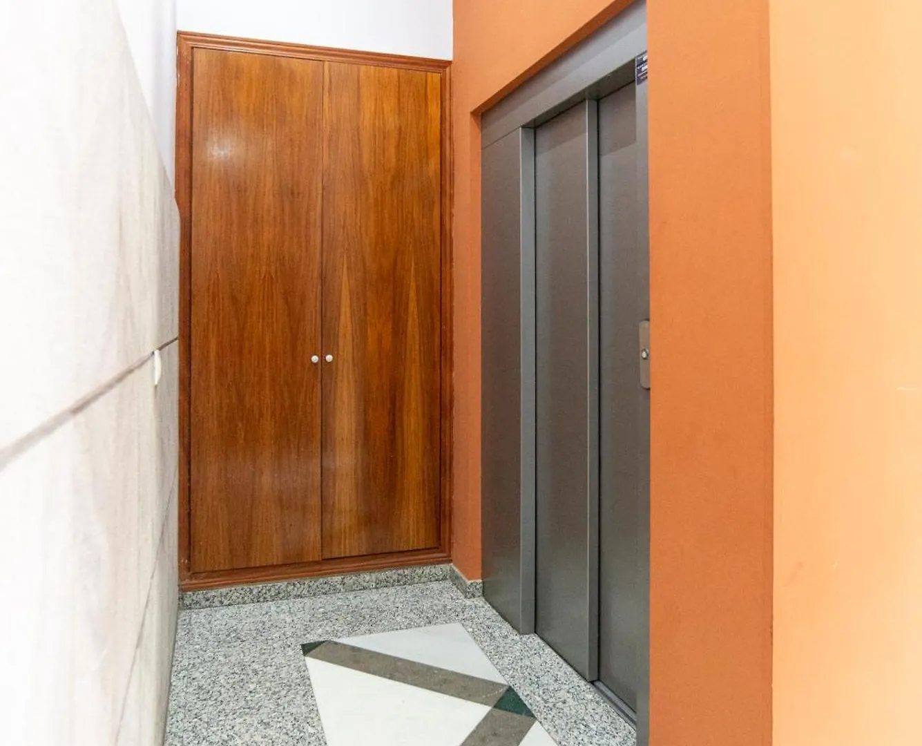 Teatro Plaza Apartments マラガ 0*,  スペイン