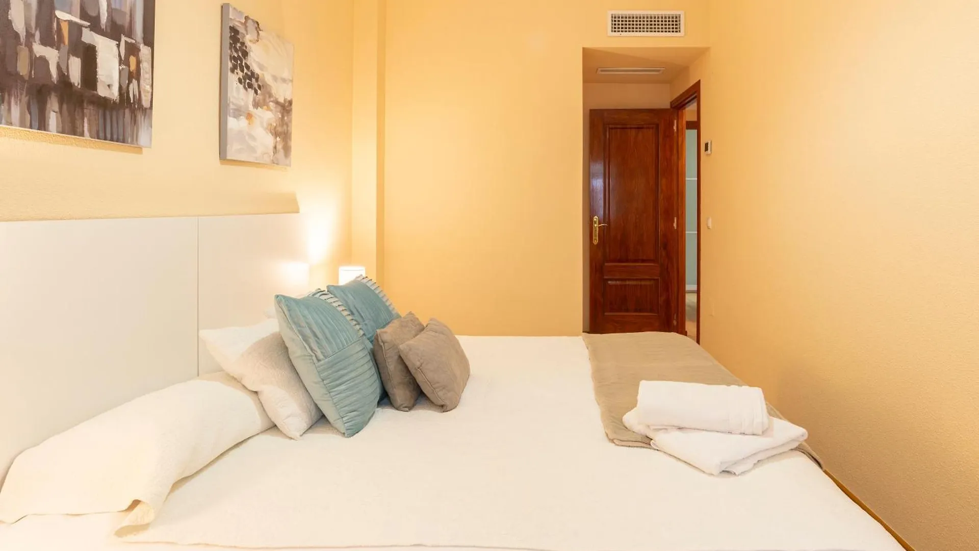 Teatro Plaza Apartments Malaga