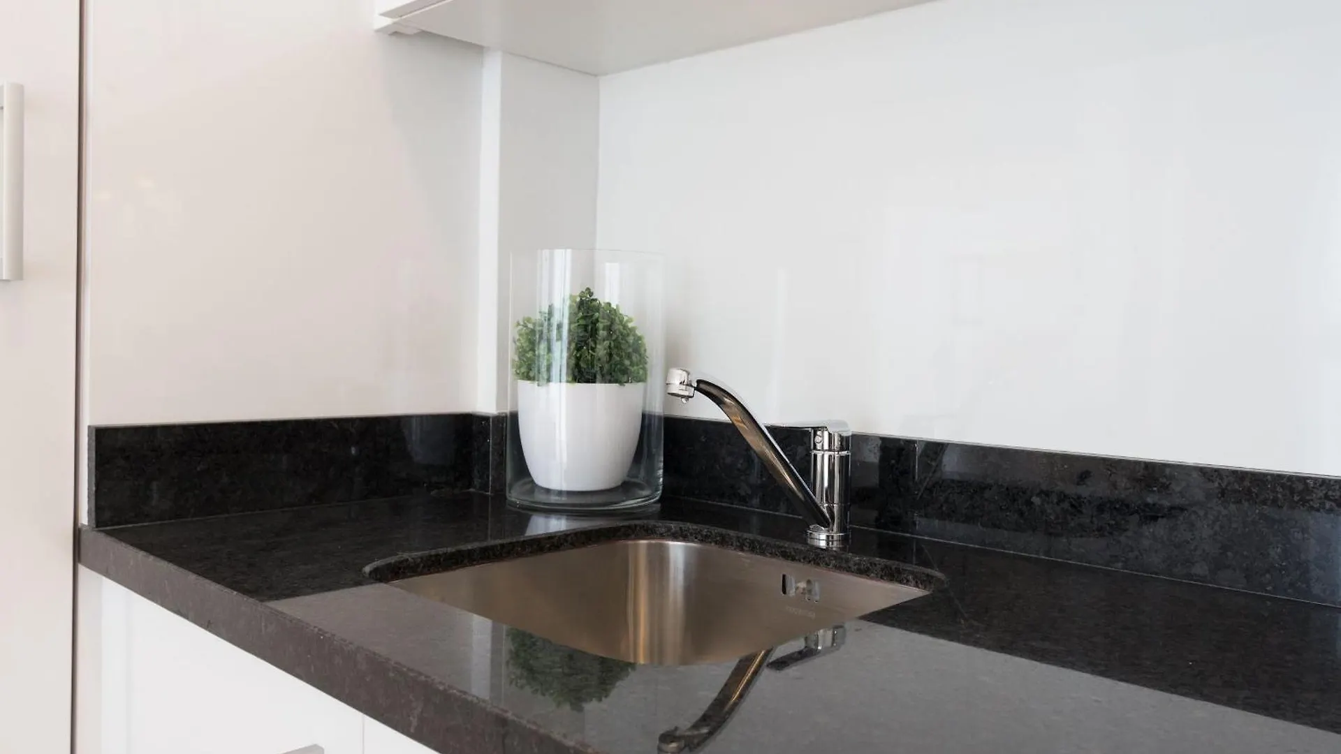 Teatro Plaza Apartments Malaga